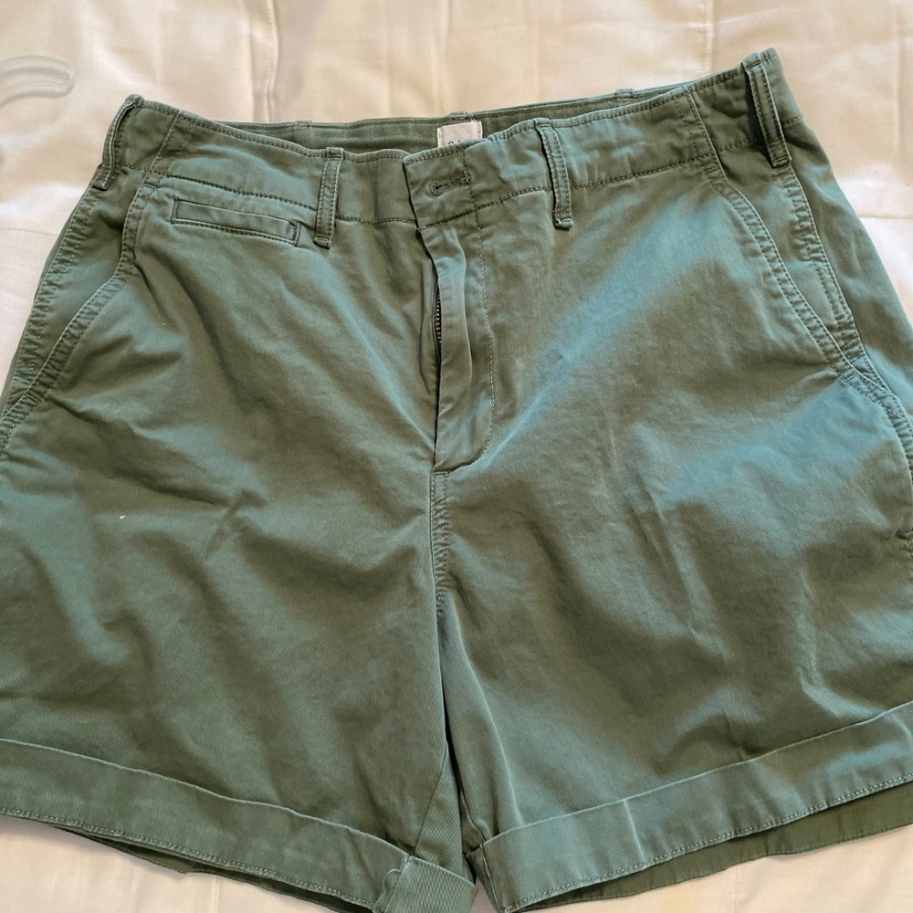 Gap 4” High Rise Shorts Twig Green